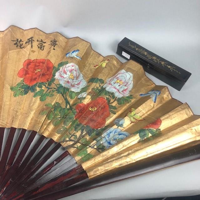 A LARGE 20TH CENTURY CHINESE PAINTED FAN AND ANOTHER FAN