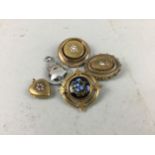 A TWO VICTORIAN GOLD PLATED MOURNING BROOCHES AND OTHER JEWELLERY