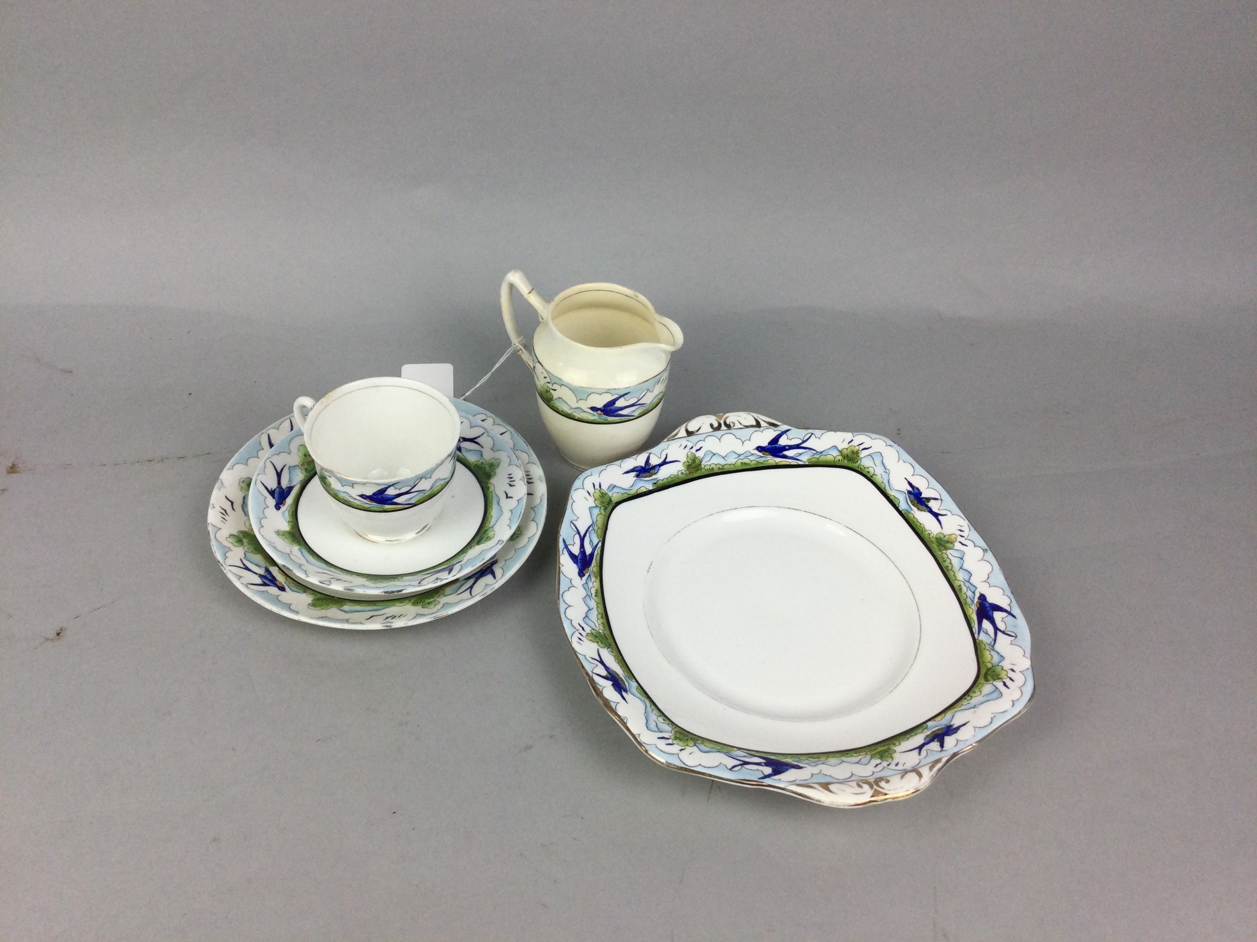 A SUPERIOR SHORE AND COGGINS PART TEA SERVICE, A BELLEEK STYLE BOWL AND OTHER TEA WARE