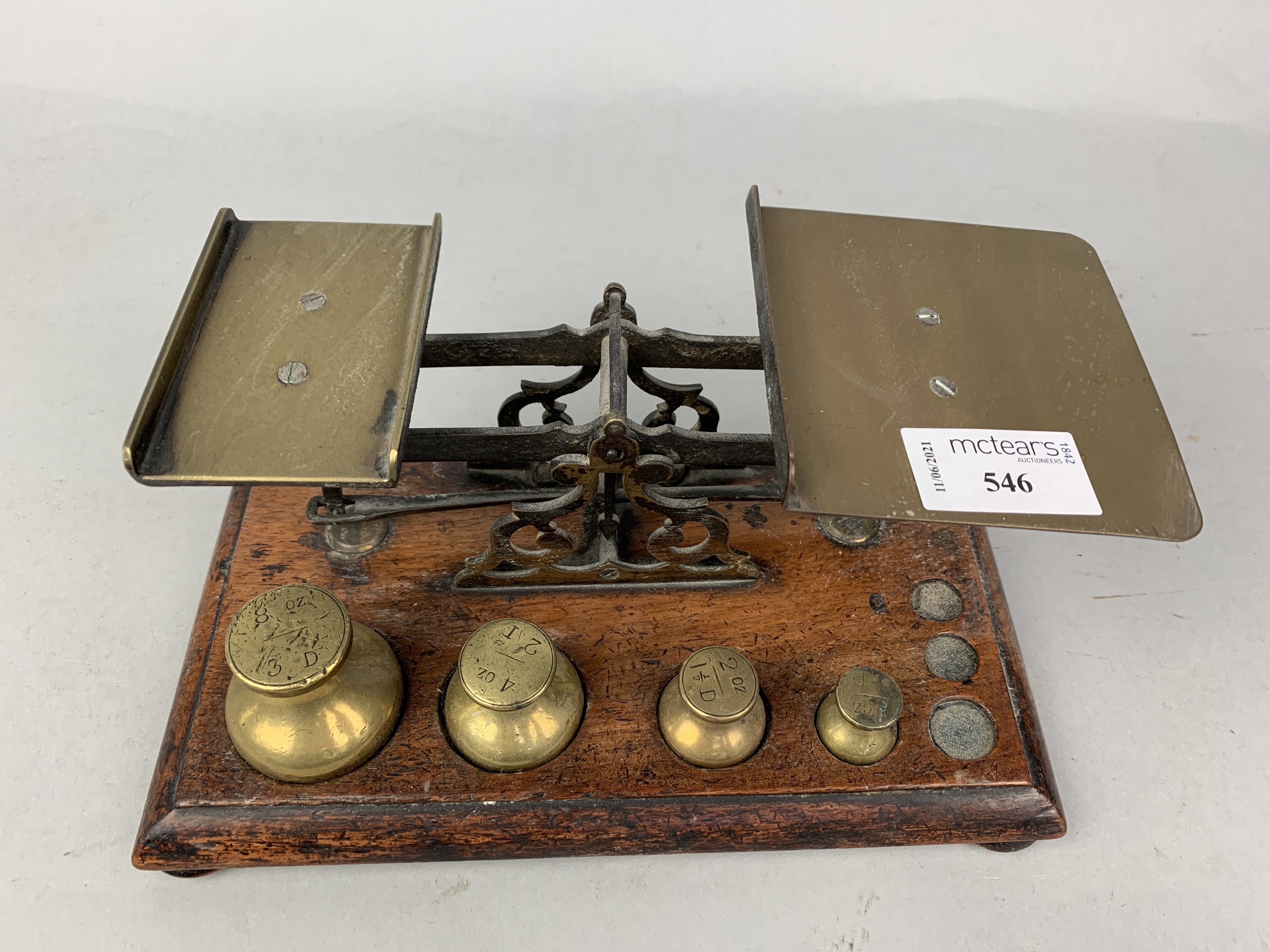 A SET OF VICTORIAN POSTAGE SCALES AND WEIGHTS