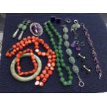 A COLLECTION OF HARDSTONE AND OTHER JEWELLERY