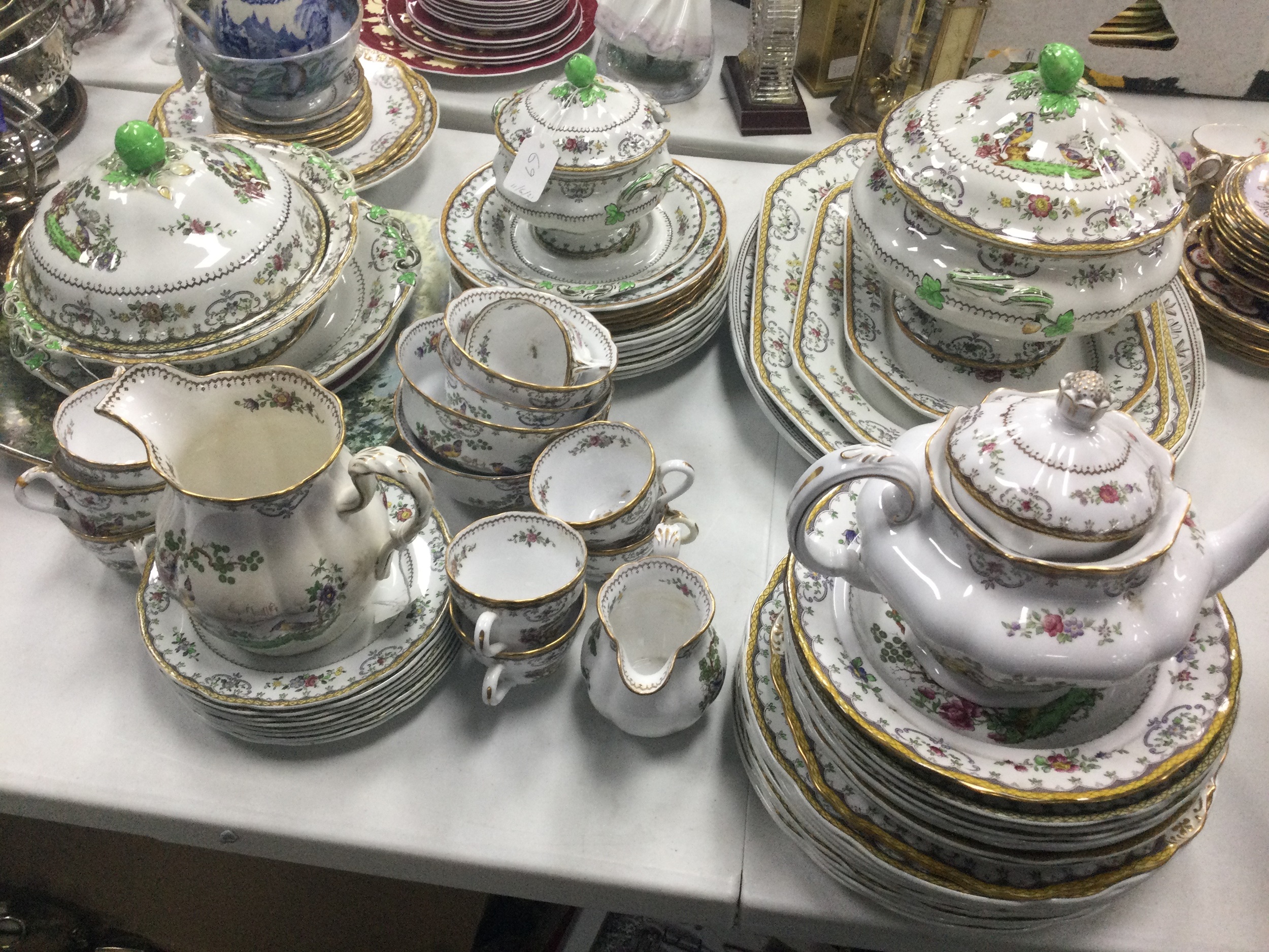 A COPELAND PART DINNER SERVICE, ANOTHER TEA SERVICE AND OTHER CERAMICS
