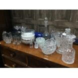 A LOT OF VARIOUS GLASSWARE