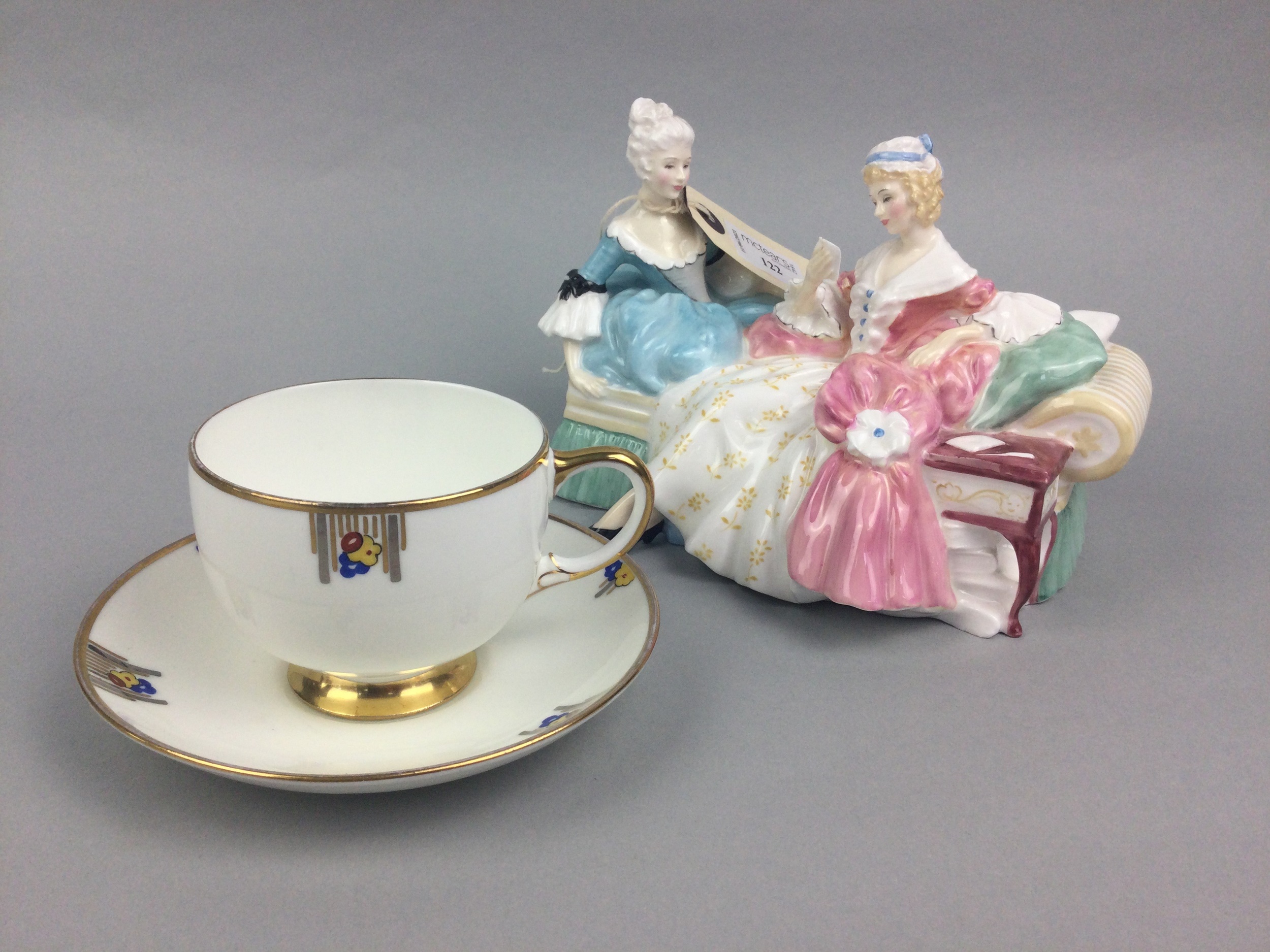 A PARAGON ART DECO PART TEA SET, ALONG WITH A ROYAL DOULTON FIGURE