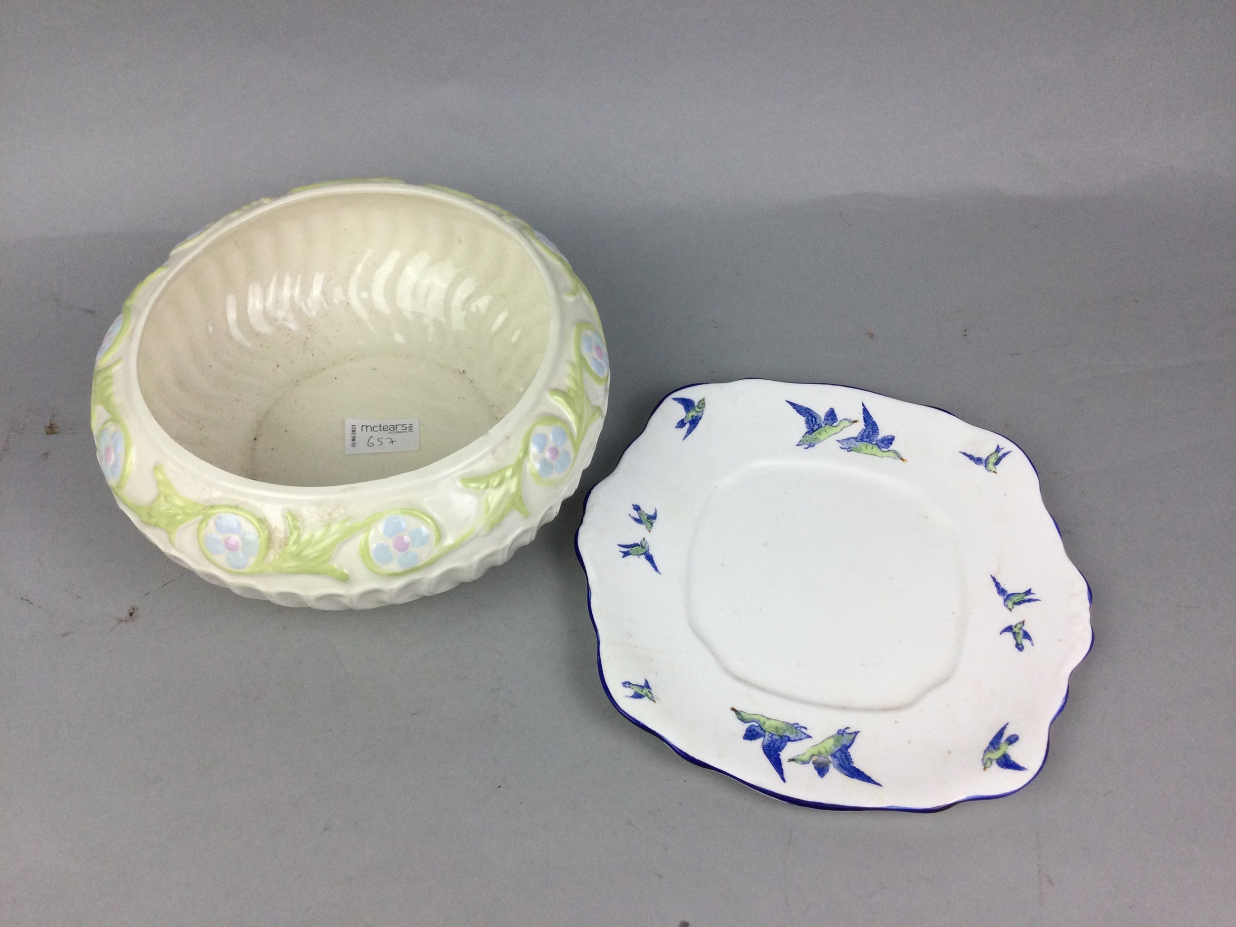 A SUPERIOR SHORE AND COGGINS PART TEA SERVICE, A BELLEEK STYLE BOWL AND OTHER TEA WARE - Image 2 of 2