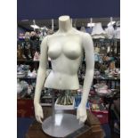 A SHOP'S MANNEQUIN