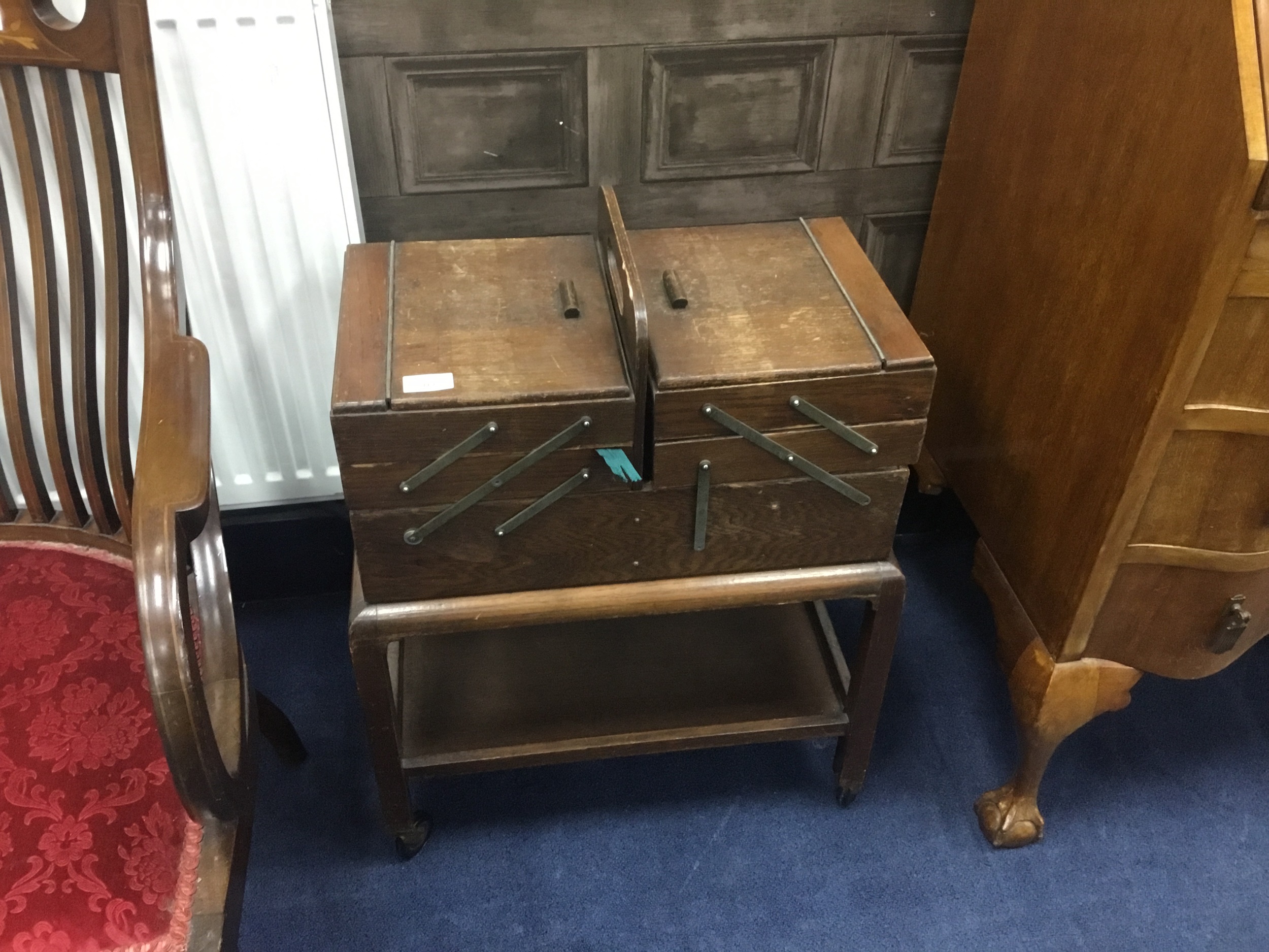 A MID 20TH CENTURY OAK NEEDLEWORK BOX ON TABLE