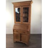 AN EARLY 20TH CENTURY OAK BUREAU BOOKCASE