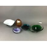 A COLLECTION OF ART GLASS ITEMS