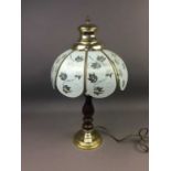 A TABLE LAMP WITH ETCHED PANELLED SHADE
