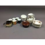 A COLLECTION OF TEA AND DINNER WARE