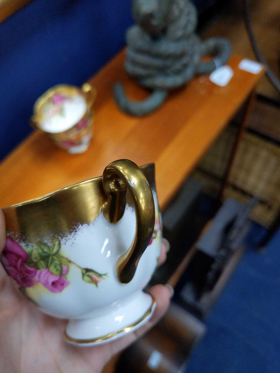 A ROYAL CHELSEA GOLDEN ROSE TEA SERVICE - Image 3 of 5