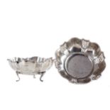 A PAIR OF EARLY 20TH CENTURY SILVER BON BON DISHES