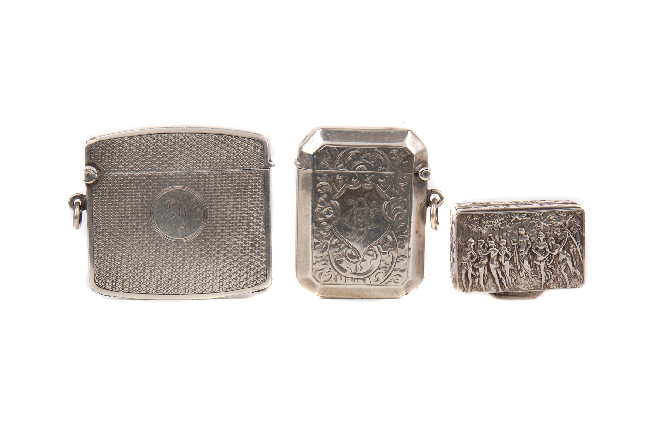 A CONTINENTAL 800 SILVER PILLBOX AND TWO SILVER VESTA CASES