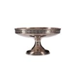 A GEORGE V SILVER PEDESTAL DISH