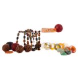 A COLOURED HARDSTONE NECKLACE, HARDSTONE BEADS AND OTHER ITEMS