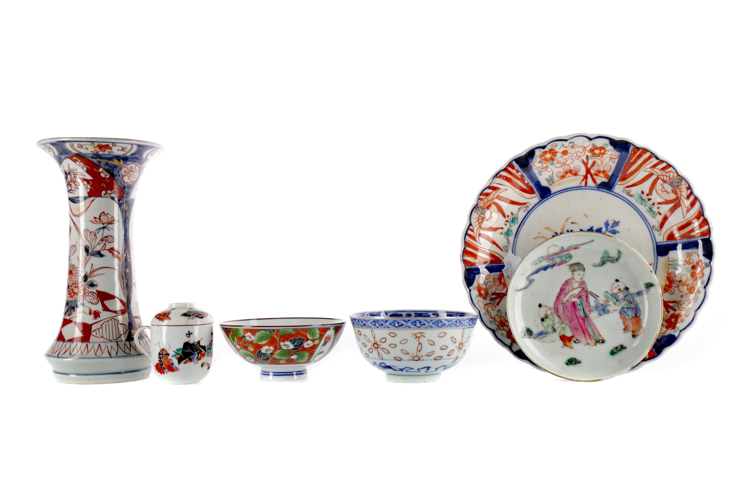 A JAPANESE IMARI VASE, PLATES AND OTHER ITEMS