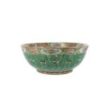 A 19TH CENTURY CHINESE FAMILLE ROSE BOWL