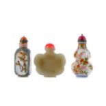 A LOT OF THREE CHINESE SNUFF BOTTLES