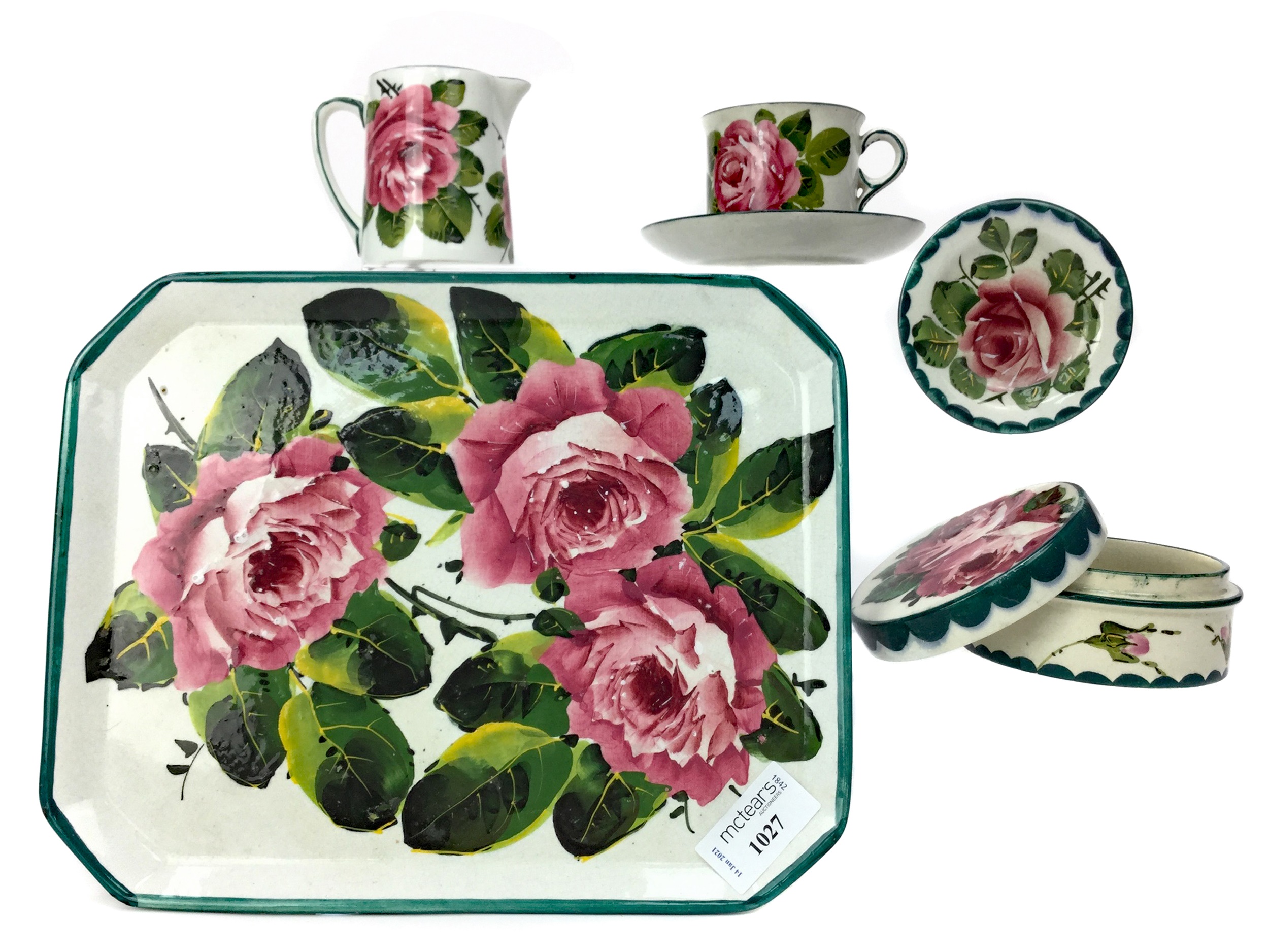 A LOT OF WEMYSS WARE 'CABBAGE ROSE' PATTERN CERAMICS