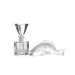 A LALIQUE STYLE MOULDED GLASS FISH AND AN ART DECO PERFUME BOTTLE
