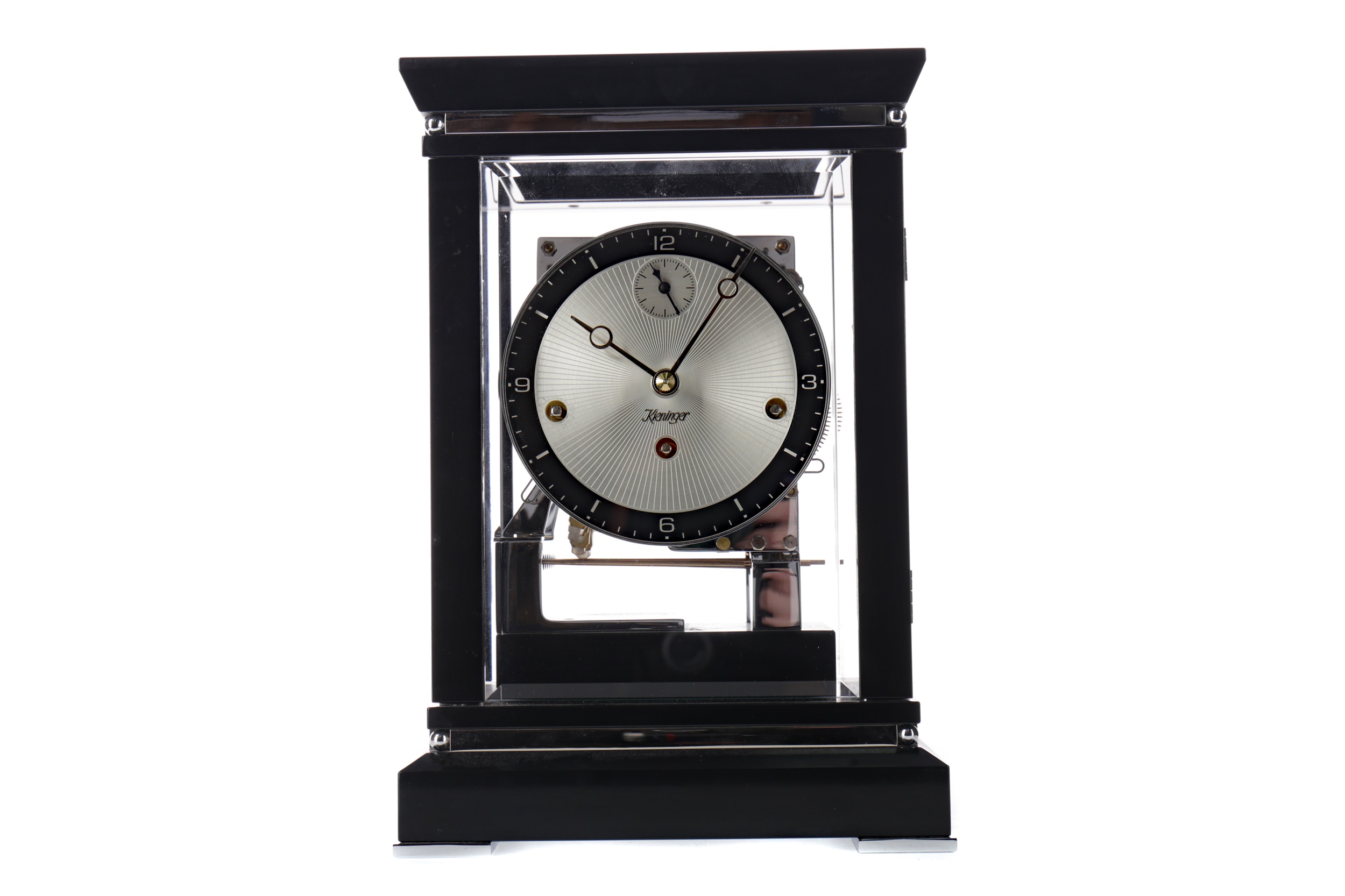 A CONTEMPORARY KIENINGER MANTEL CLOCK