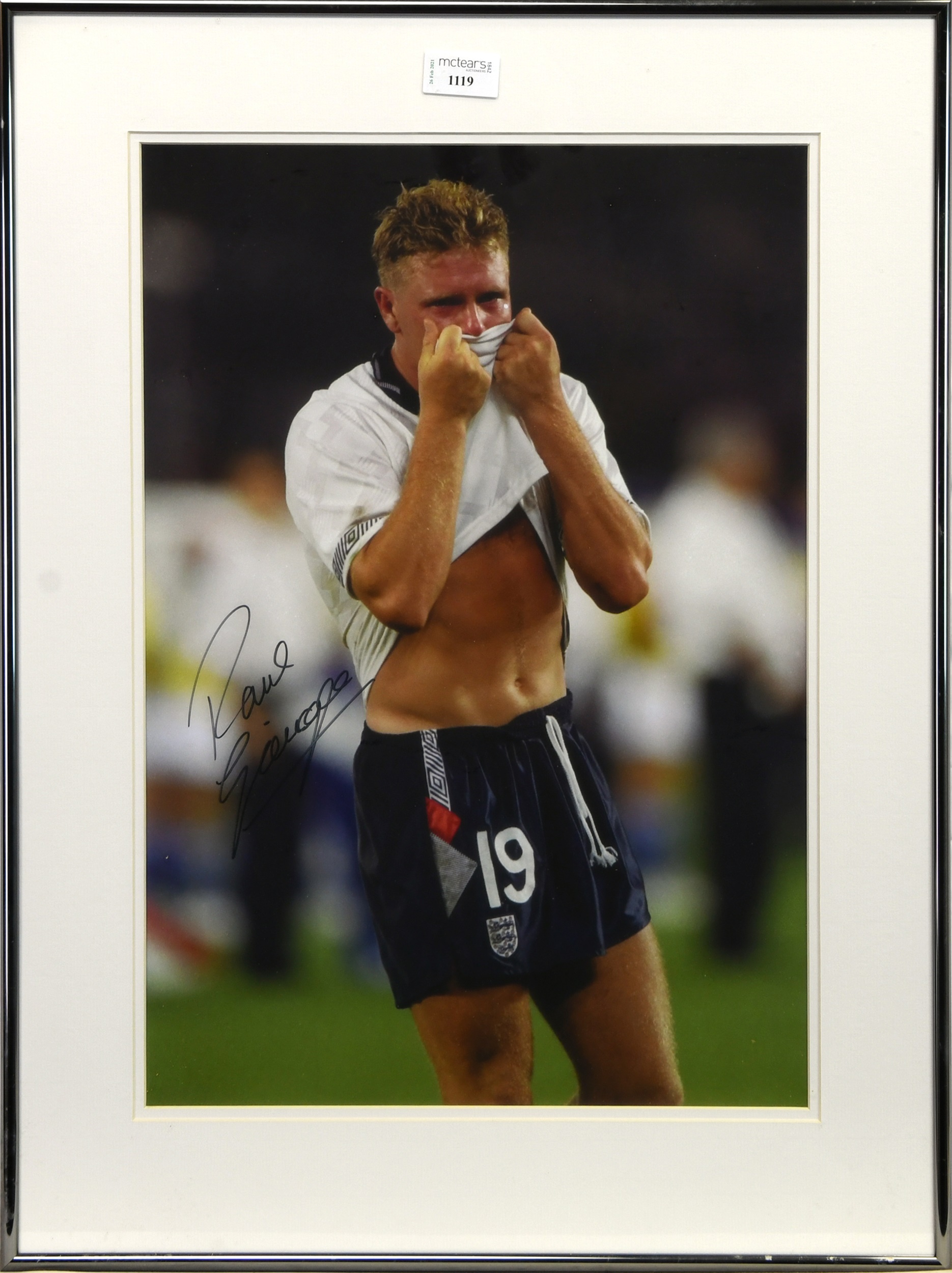 A FRAMED SIGNED PHOTOGRAPH OF PAUL GASCOIGNE