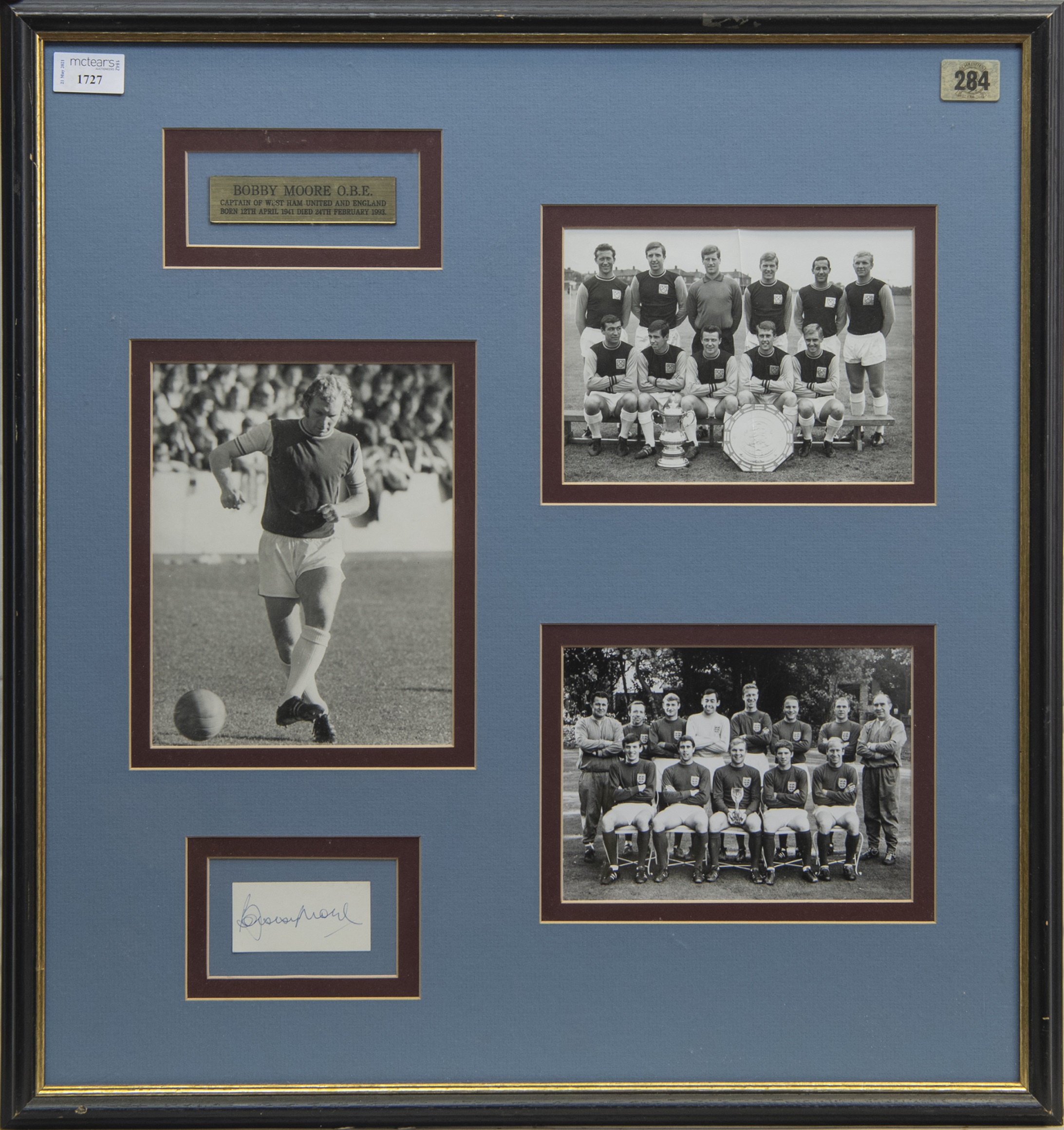 BOBBY MOORE ENGLAND AND WEST HAM F.C. AUTOGRAPH DISPLAY