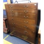 AN EARLY 20TH CENTURY CHEST OF DRAWERS