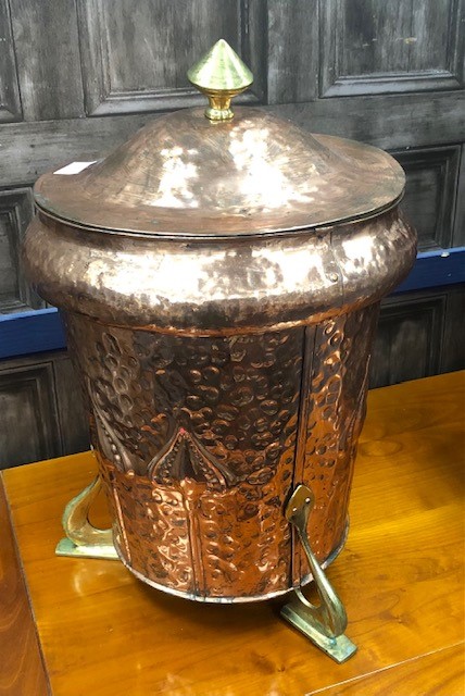 AN ARTS & CRAFTS HAMMERED COPPER COAL BIN AND COVER - Image 2 of 2