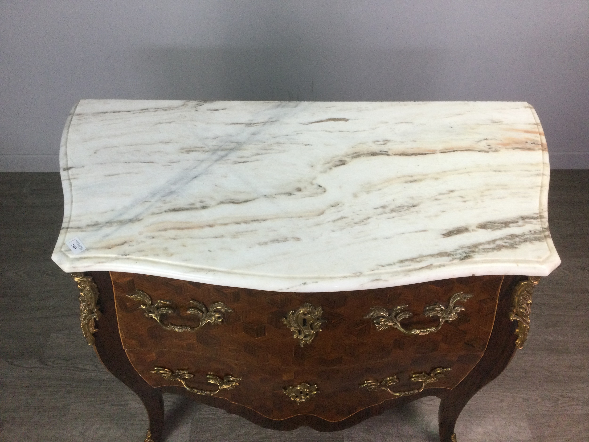 AN IMPRESSIVE GILT METAL MOUNTED ROSEWOOD AND KINGWOOD MARQUETRY COMMODE OF LOUIS XV DESIGN - Image 2 of 3