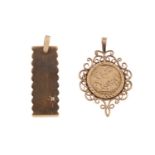 A GOLD PENDANT, REPLICA COIN PENDANT AND PAIR OF EARRINGS