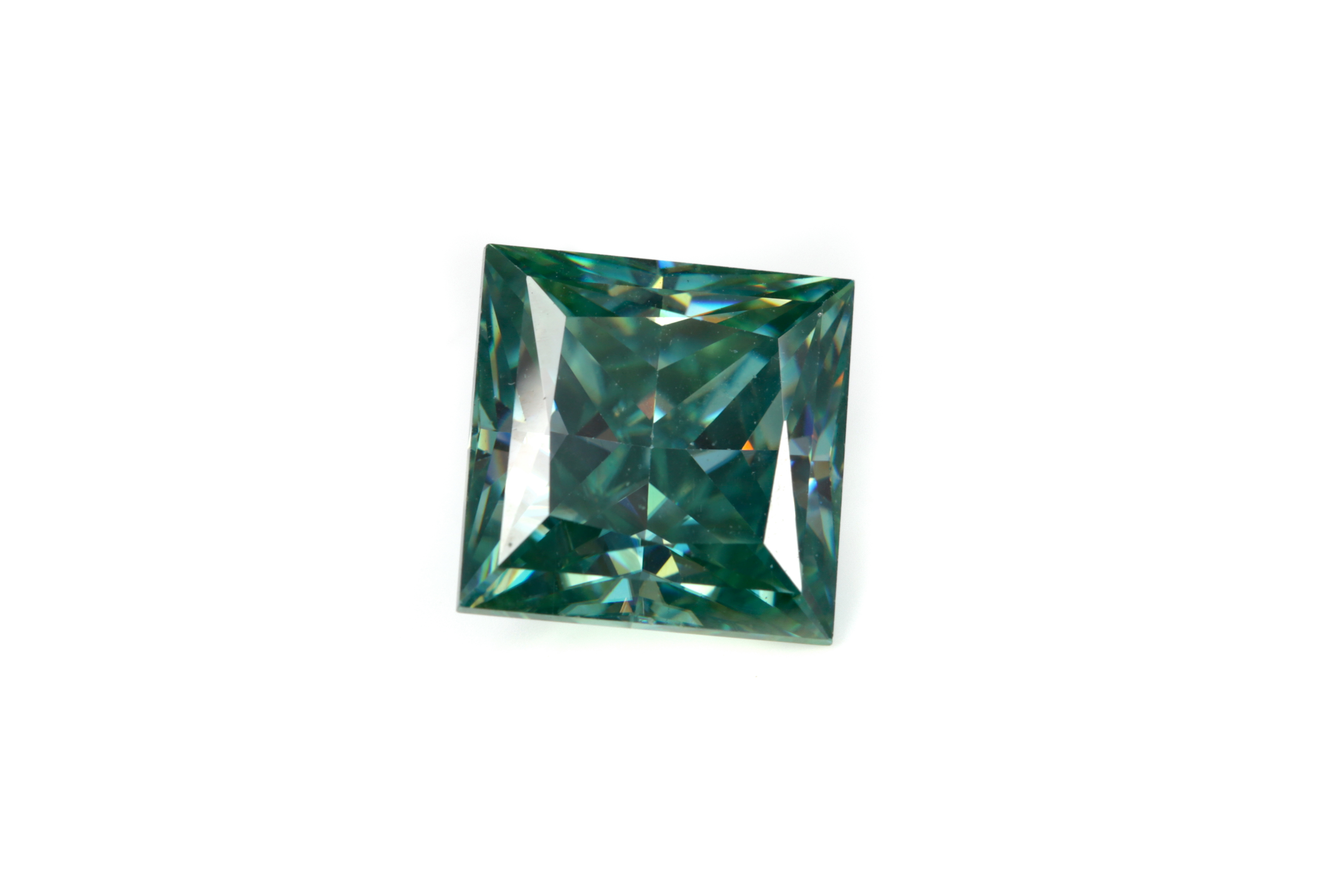 AN UNMOUNTED GREEN MOISSANITE