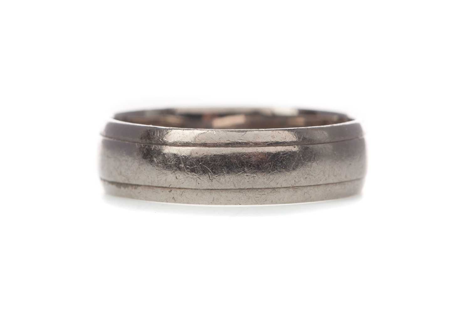 A PALLADIUM WEDDING BAND