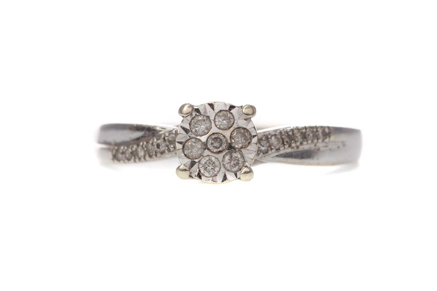 A DIAMOND CLUSTER RING