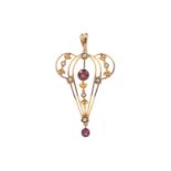 A NINE CARAT GOLD GEM SET HOLBEIN PENDANT