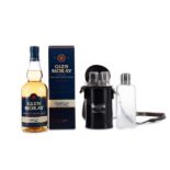 GLEN MORAY AND GLENFIDDICH GLASS FLASK BAG