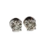 A PAIR OF DIAMOND STUD EARRINGS