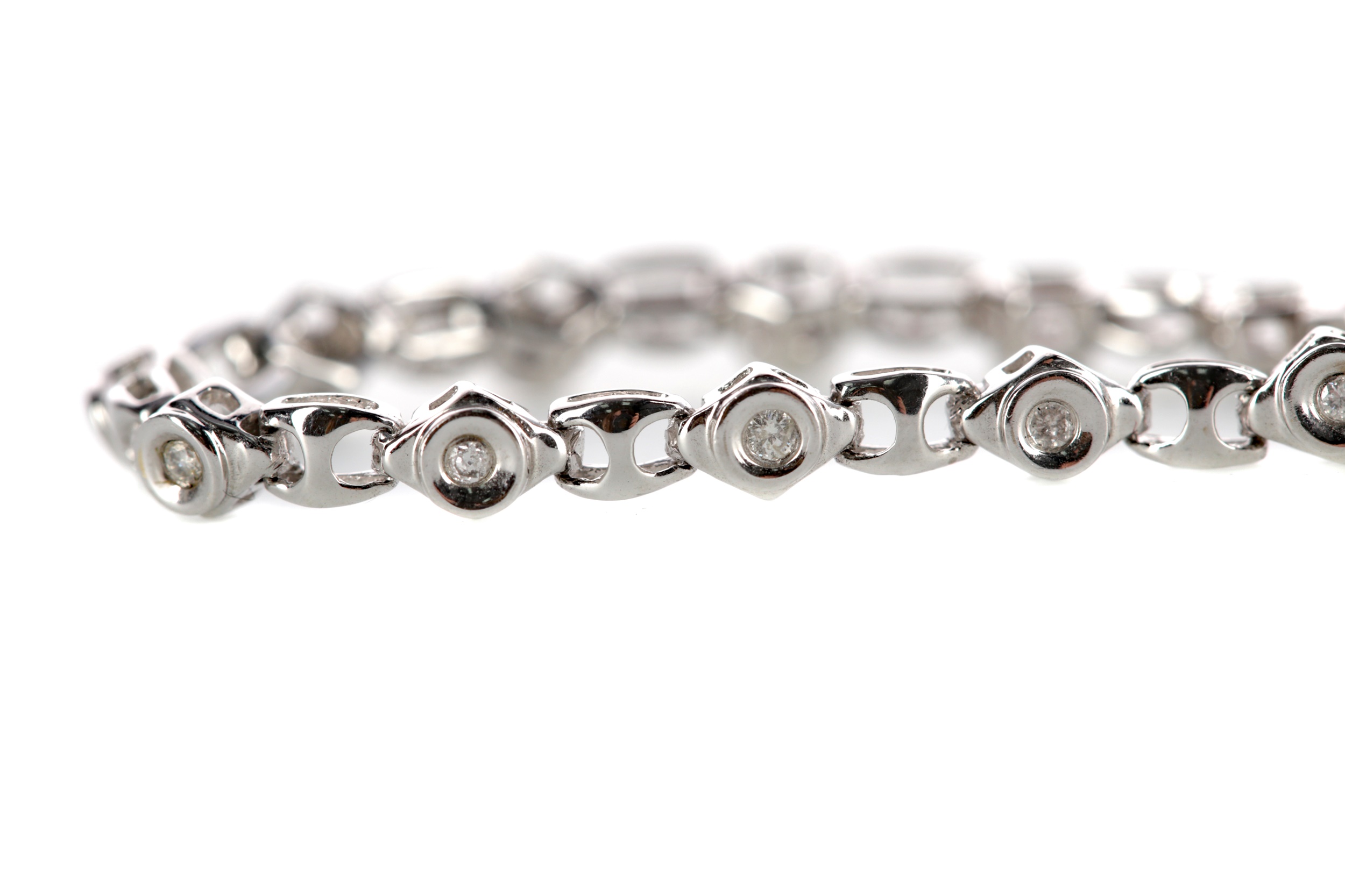 A DIAMOND BRACELET - Image 3 of 3