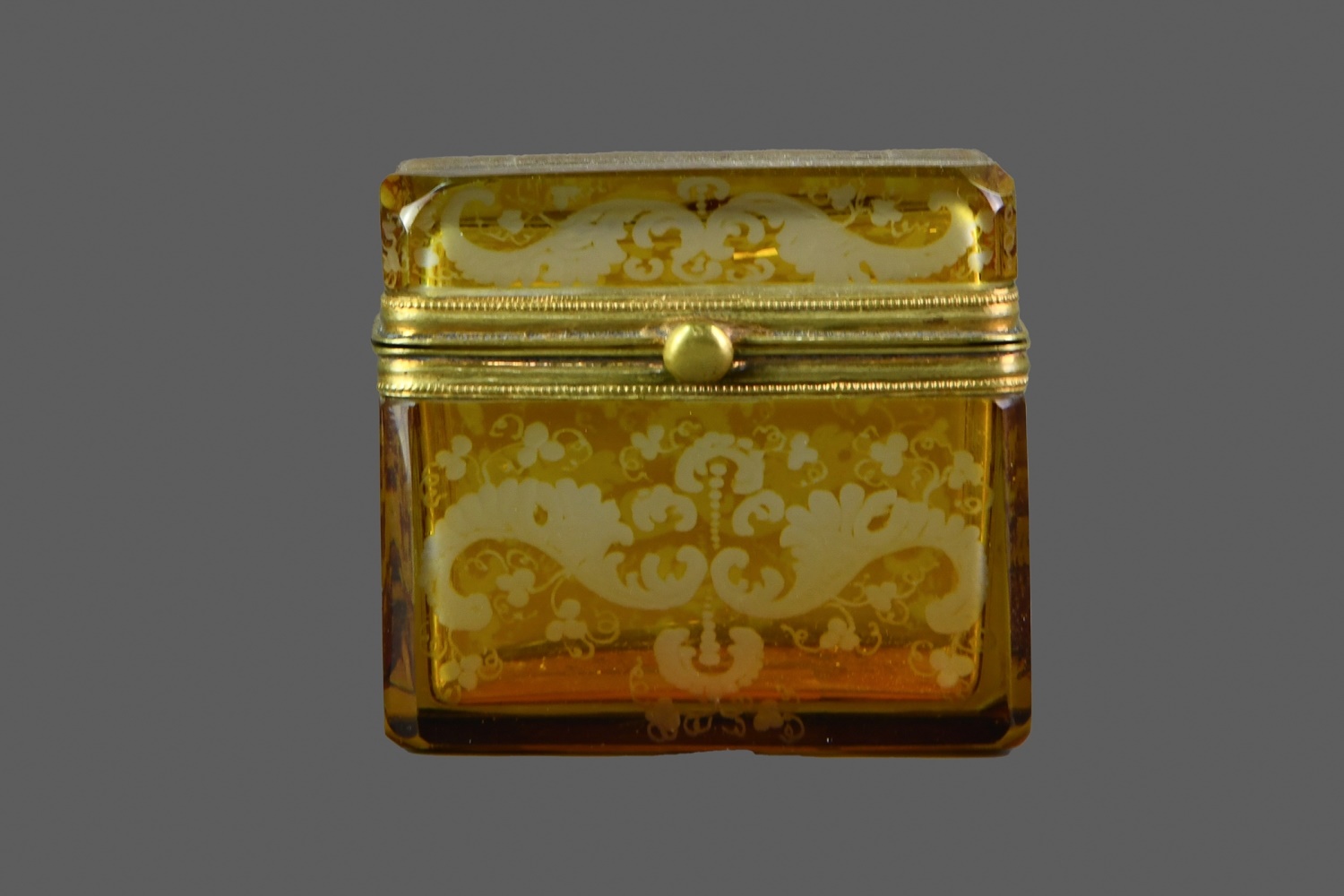 A LATE 19TH CENTURY BOHEMIAN AMBER FLASHED GLASS CASKET