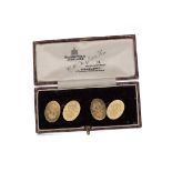 A PAIR OF EARLY 20TH CENTURY EIGHTEEN CARAT GOLD CUFFLINKS