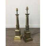 A PAIR OF EARLY 20TH CENTURY BRASS COLUMN TABLE LAMPS