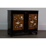 AN EARLY 20TH CENTURY JAPANESE TABLE CABINET