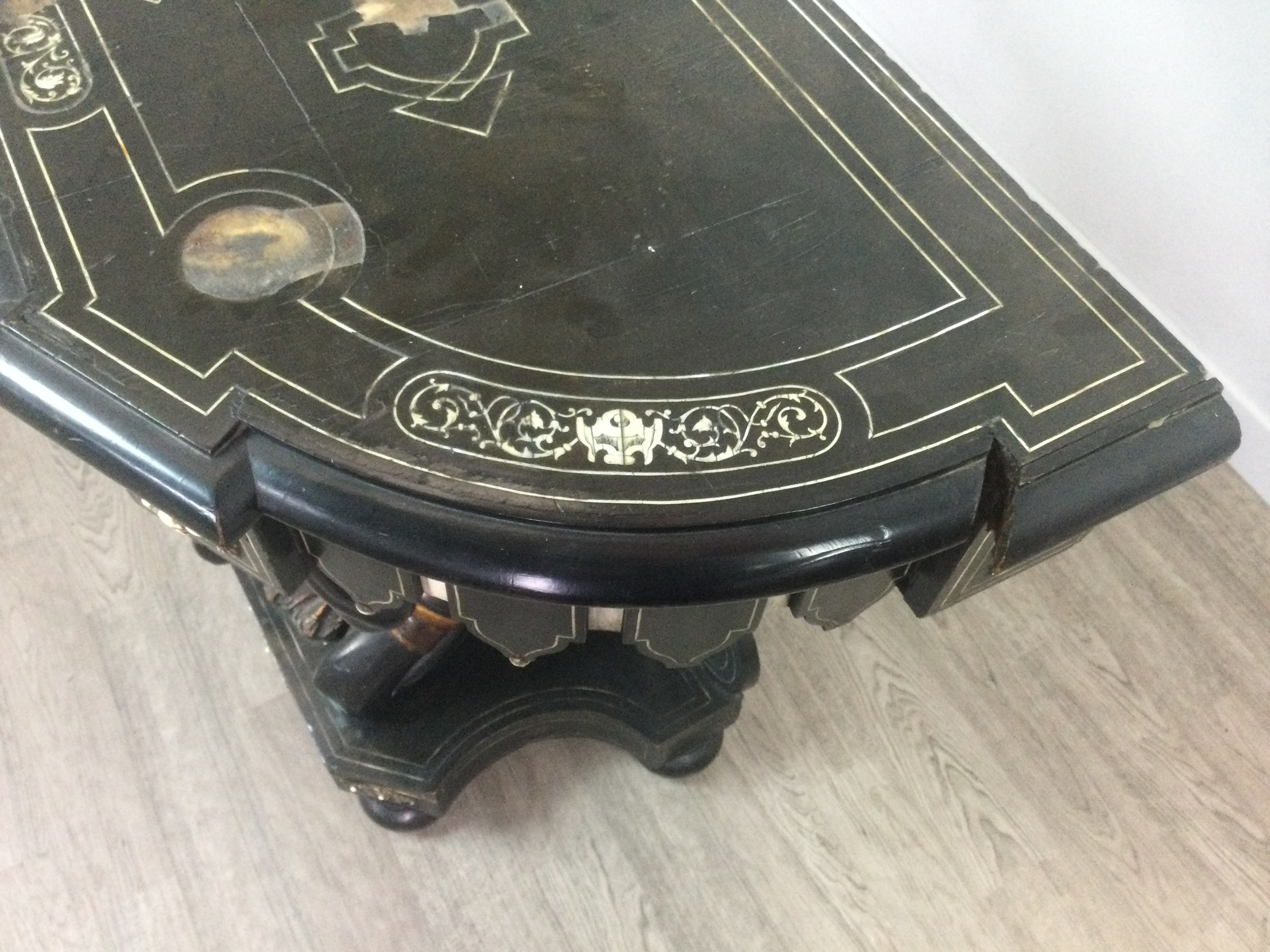 A 19TH CENTURY VENETIAN EBONISED BLACKAMOOR PIER TABLE - Image 7 of 9