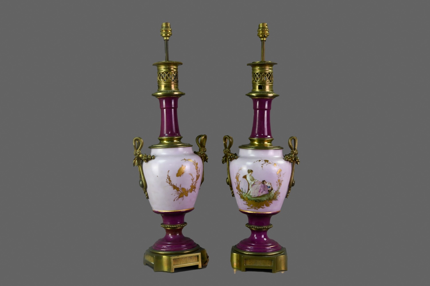 A PAIR OF LATE 19TH CENTURY CONTINENTAL PORCELAIN TABLE LAMPS