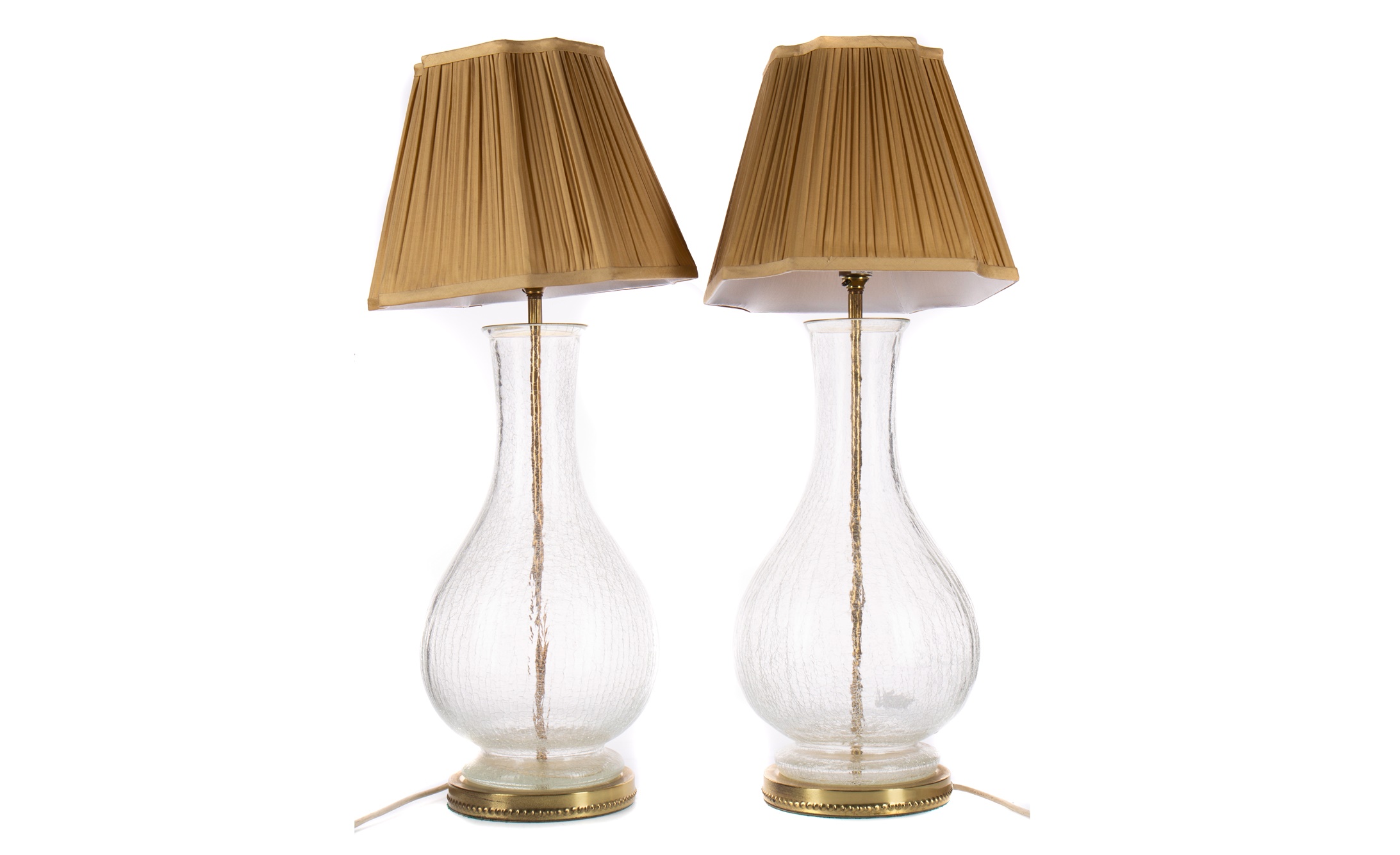 A PAIR OF FROSTED GLASS VASE TABLE LAMPS