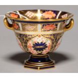 A ROYAL CROWN DERBY TWO HANDLED IMARI PATTERN VASE, 1914, 75MM H, PRINTED MARK Good condition