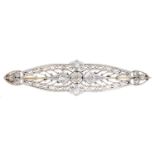 A DIAMOND BROOCH, 20TH C, THE ROUND AND CUSHION SHAPED DIAMONDS IN PIERCED MILLEGRAIN SETTING,  68MM