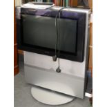 VINTAGE TV. A BANG & OLUFSEN 28" BEOVISION AVANT TELEVISION, NUMBER 15698078, WITH REMOTE CONTROL,