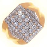 A DIAMOND GENTLEMAN'S RING, IN GOLD MARKED 14K, 14.1G Good condition